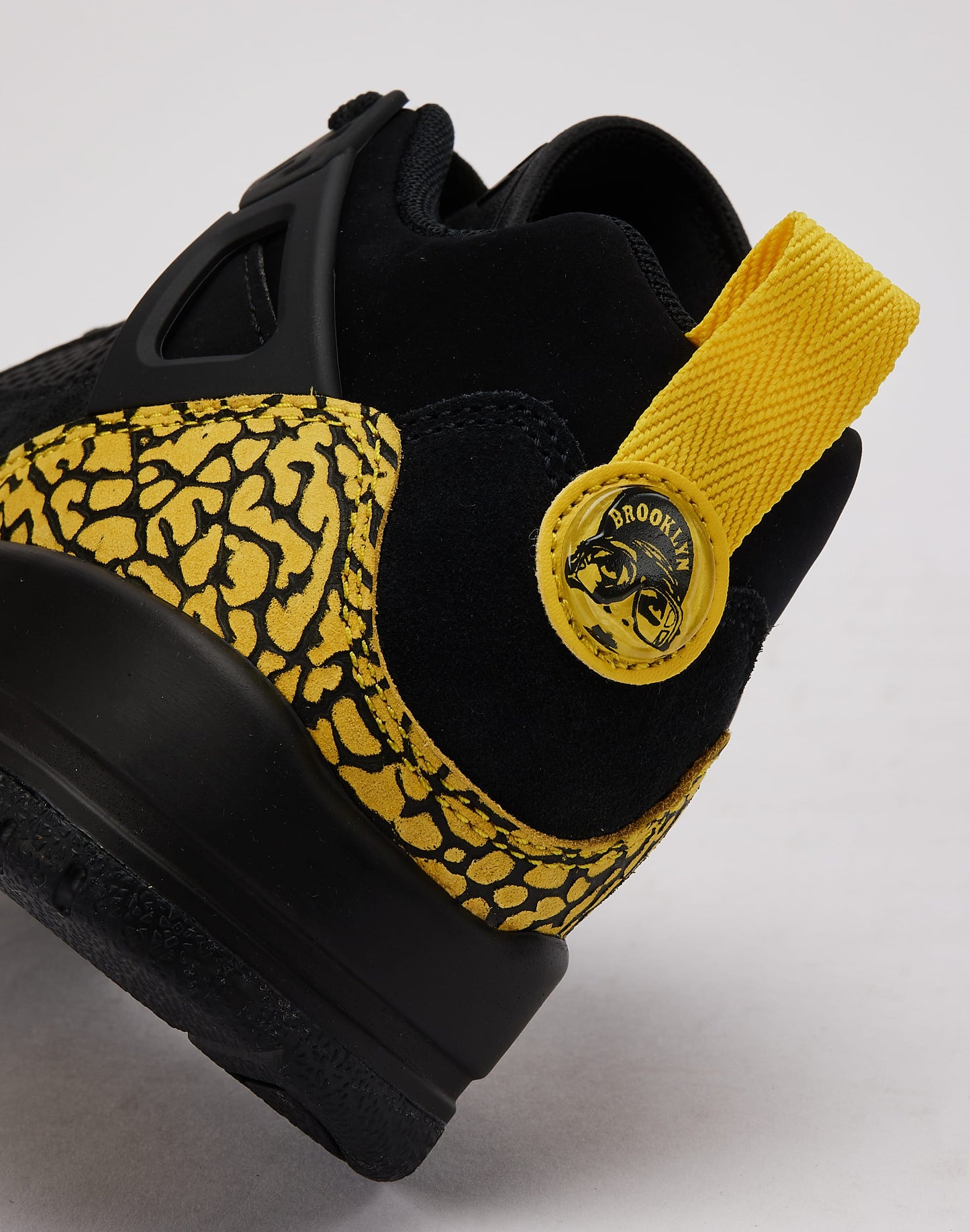 Jordan Spizike Low Grade-School