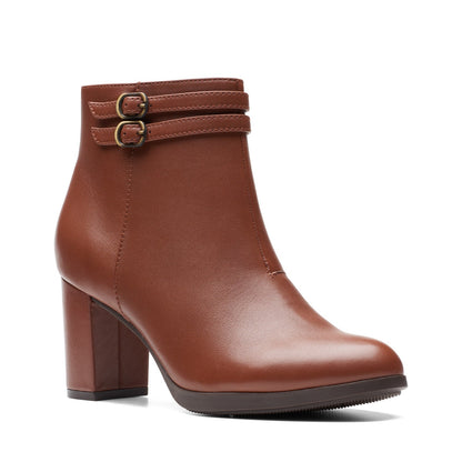Clarks Bayla Light 26174482 Womens Brown Leather Ankle & Booties Boots
