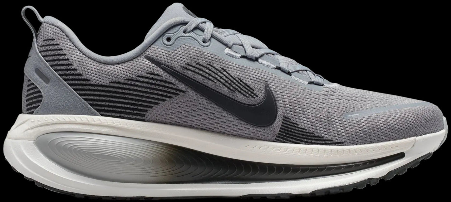 Nike Vomero 18 Shoes (Men's)