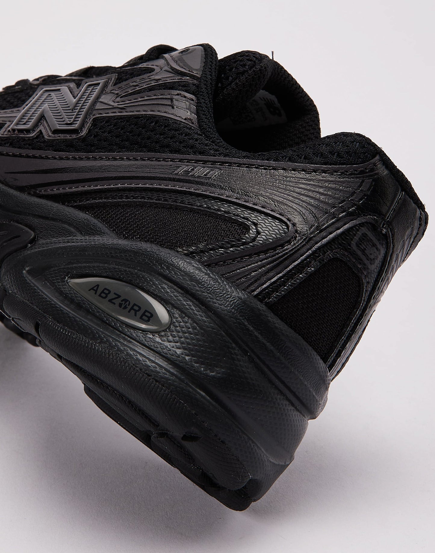 New Balance  740 Grade-School