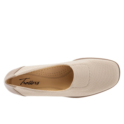 Trotters Jake T1464-143 Womens Beige Wide Leather Slip On Loafer Flats Shoes