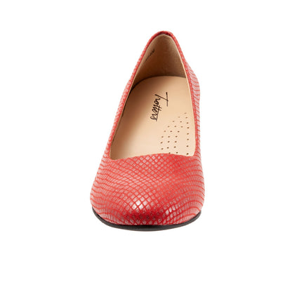 Trotters Fab T1905-600 Womens Red Wide Leather Slip On Pumps Heels Shoes