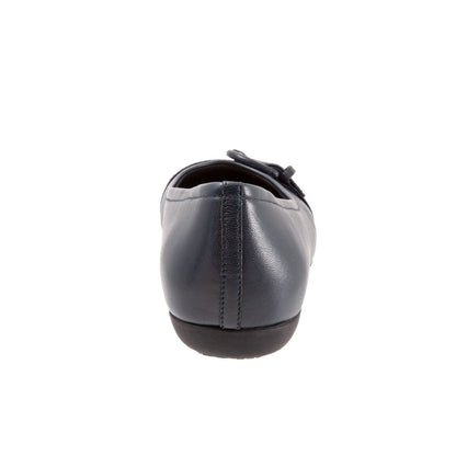 Trotters Sylvia T2166-400 Womens Blue Leather Slip On Ballet Flats Shoes