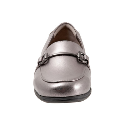 Trotters Donelle T2172-033 Womens Gray Leather Slip On Loafer Flats Shoes
