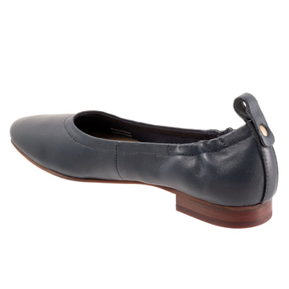 Trotters Gia T2252-400 Womens Blue Wide Leather Slip On Ballet Flats Shoes