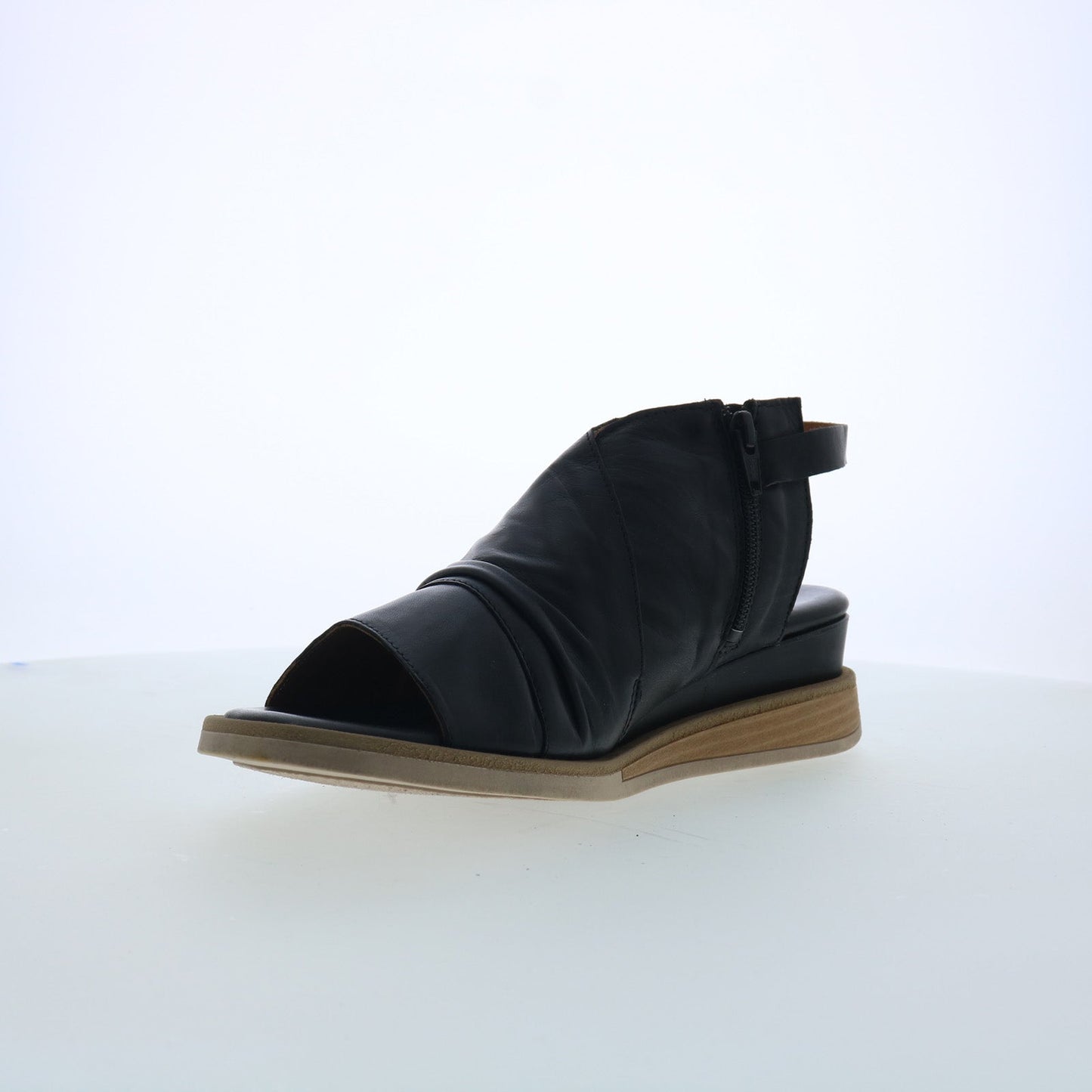 Miz Mooz Conor Womens Black Leather Hook & Loop Slingback Sandals Shoes
