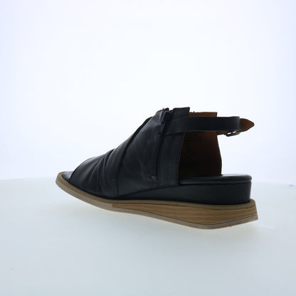 Miz Mooz Conor Womens Black Leather Hook & Loop Slingback Sandals Shoes