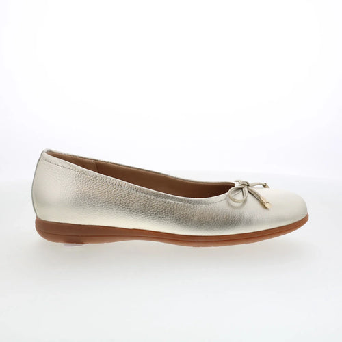 Trotters Dellis T2054-709 Womens Silver Leather Slip On Ballet Flats Shoes