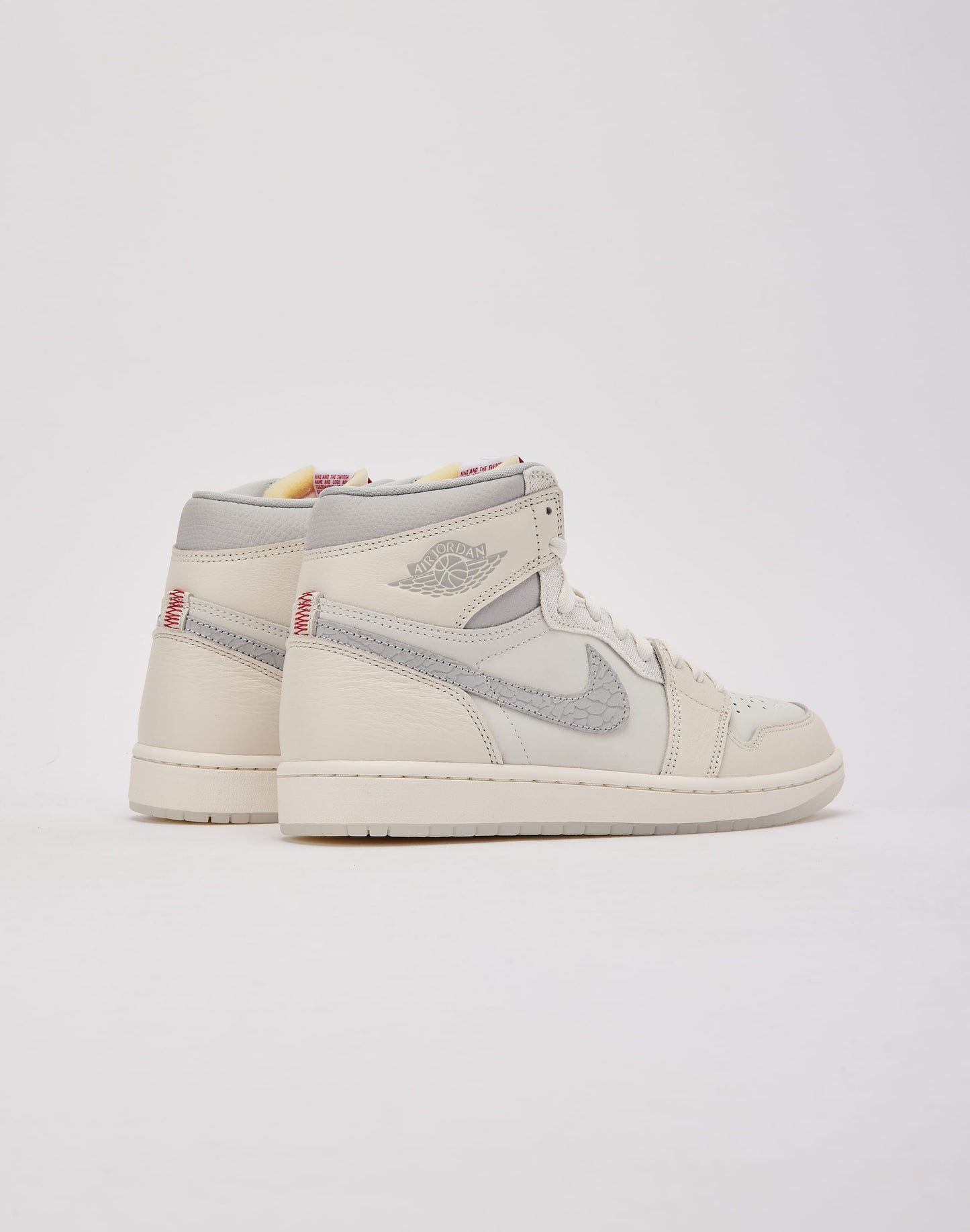 Jordan Air Jordan 1 Retro High OG 'Sail and University Red'