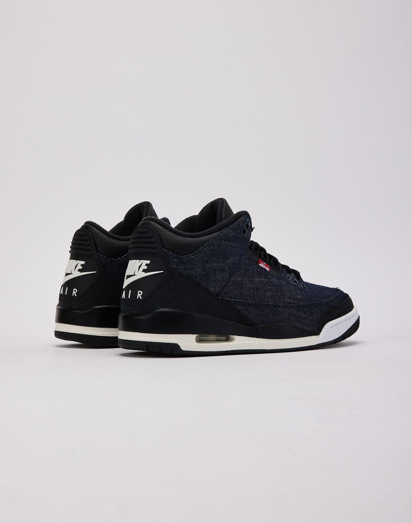 Jordan Air Jordan 3 Retro x Levi's 'Indigo and Gym Red'