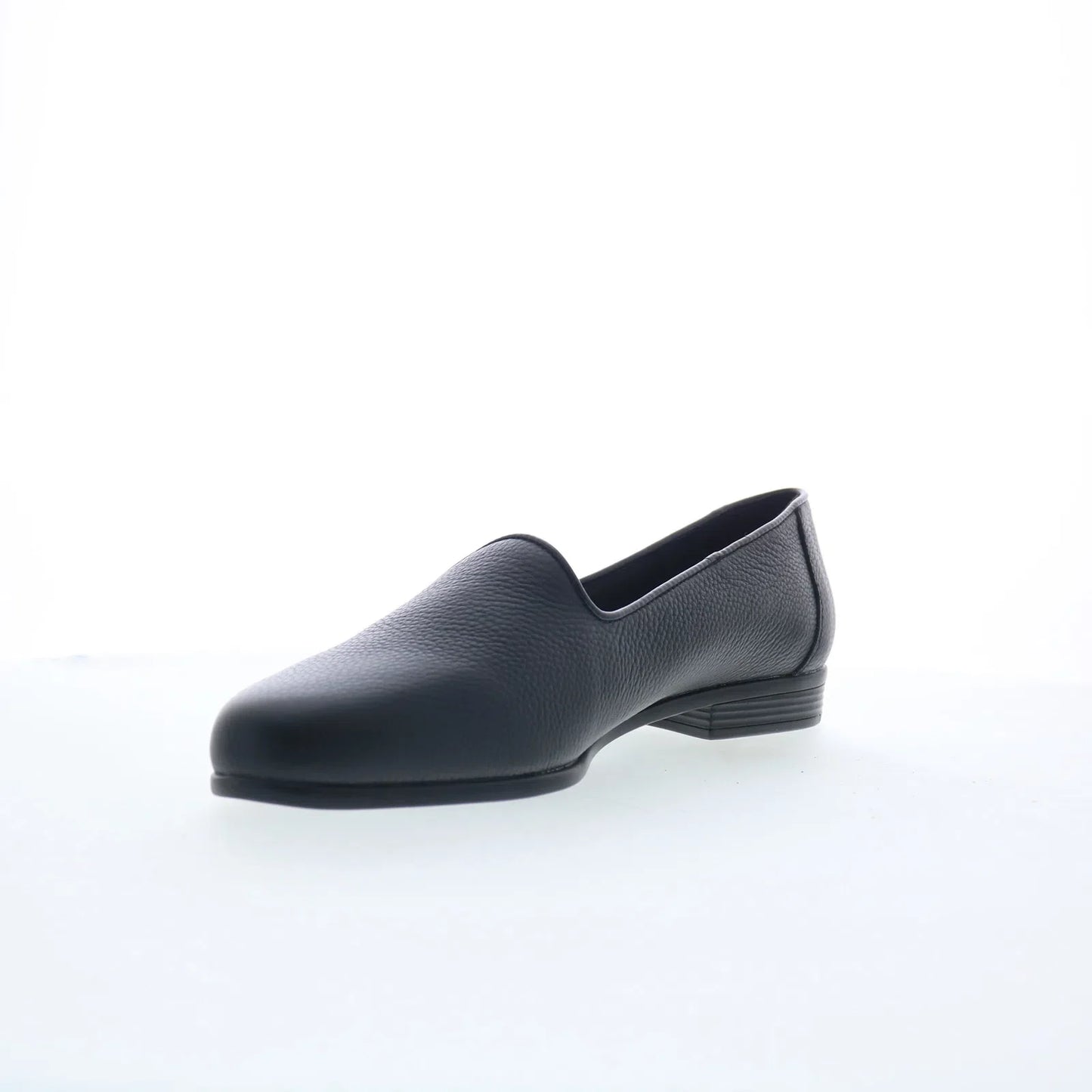 Trotters Liz Tumbled T1807-001 Womens Black Leather Loafer Flats Shoes