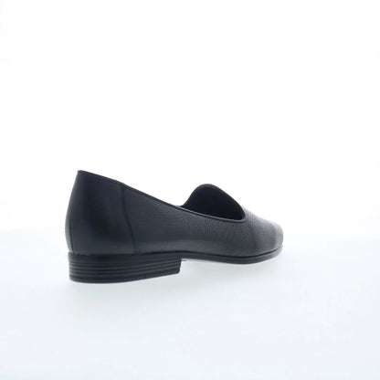 Trotters Liz Tumbled T1807-001 Womens Black Leather Loafer Flats Shoes
