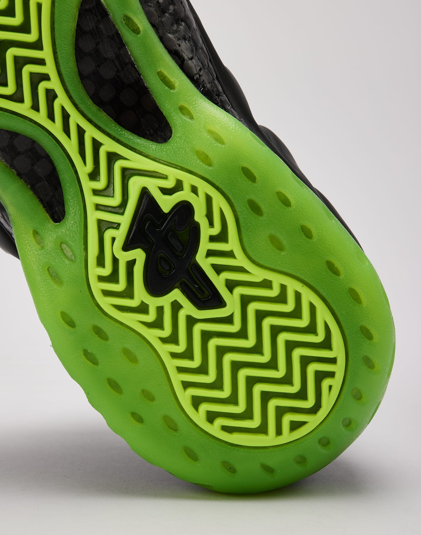 Nike Air Foamposite One 'Black Volt'