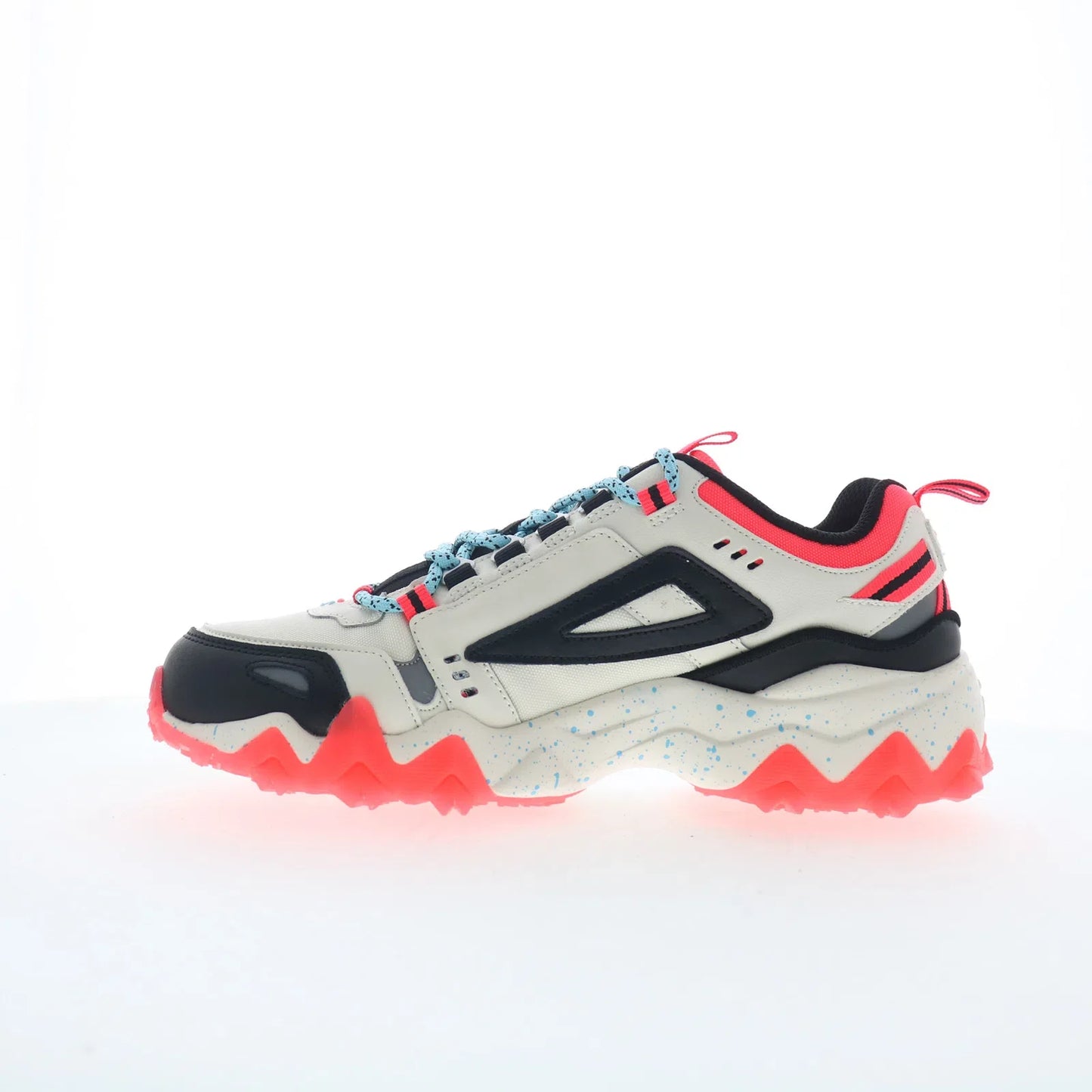 Fila Oakmont TR 5JM01249-119 Womens White Leather Athletic Hiking Shoes