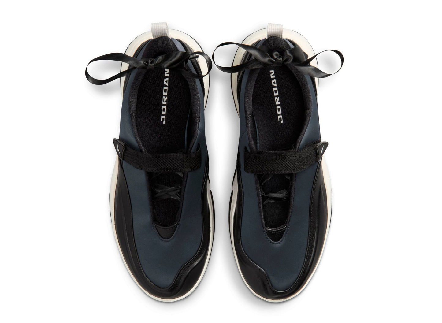 Women's Jordan Pointe in Black / Sail