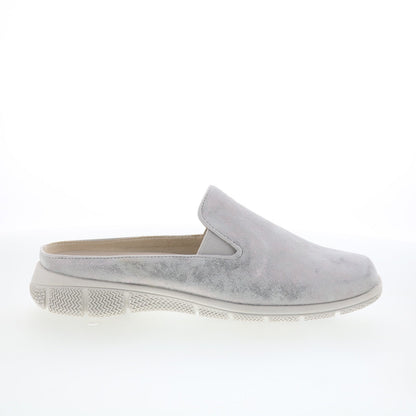 Trotters Uma T2238-044 Womens Silver Leather Slip On Mule Flats Shoes